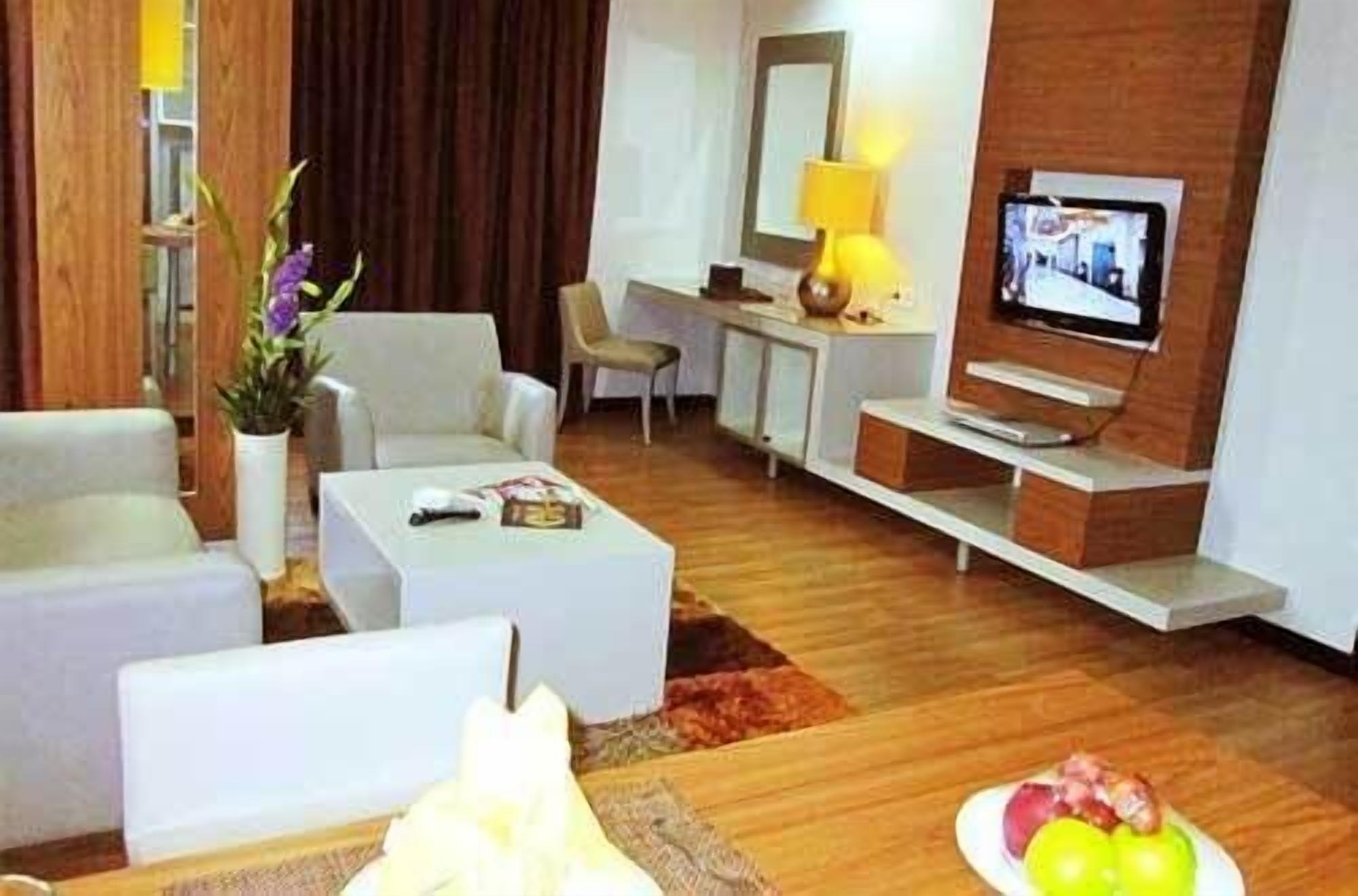 Hotel Swiss-Belexpress Jayapura Exterior foto