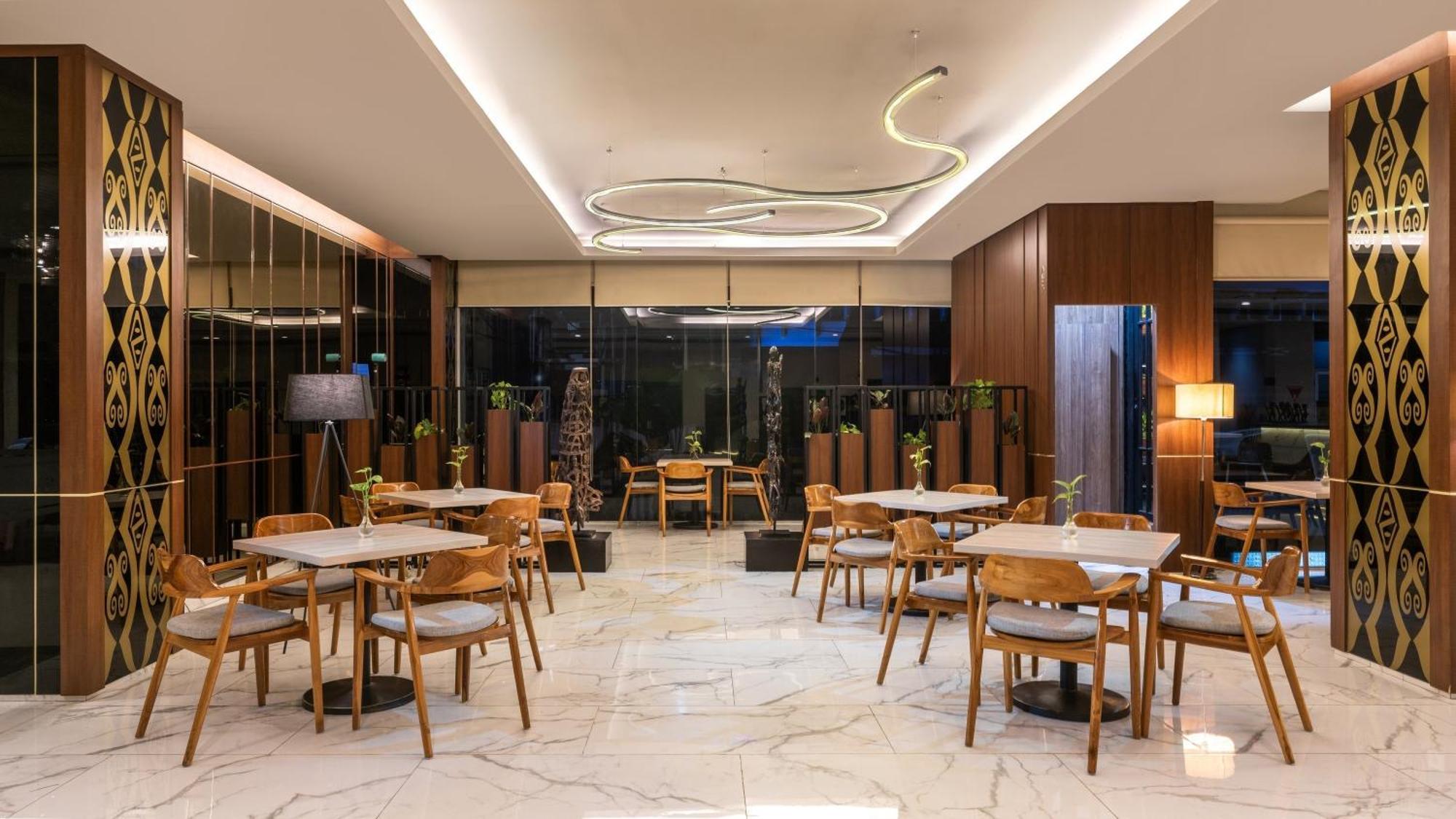 Hotel Swiss-Belexpress Jayapura Exterior foto