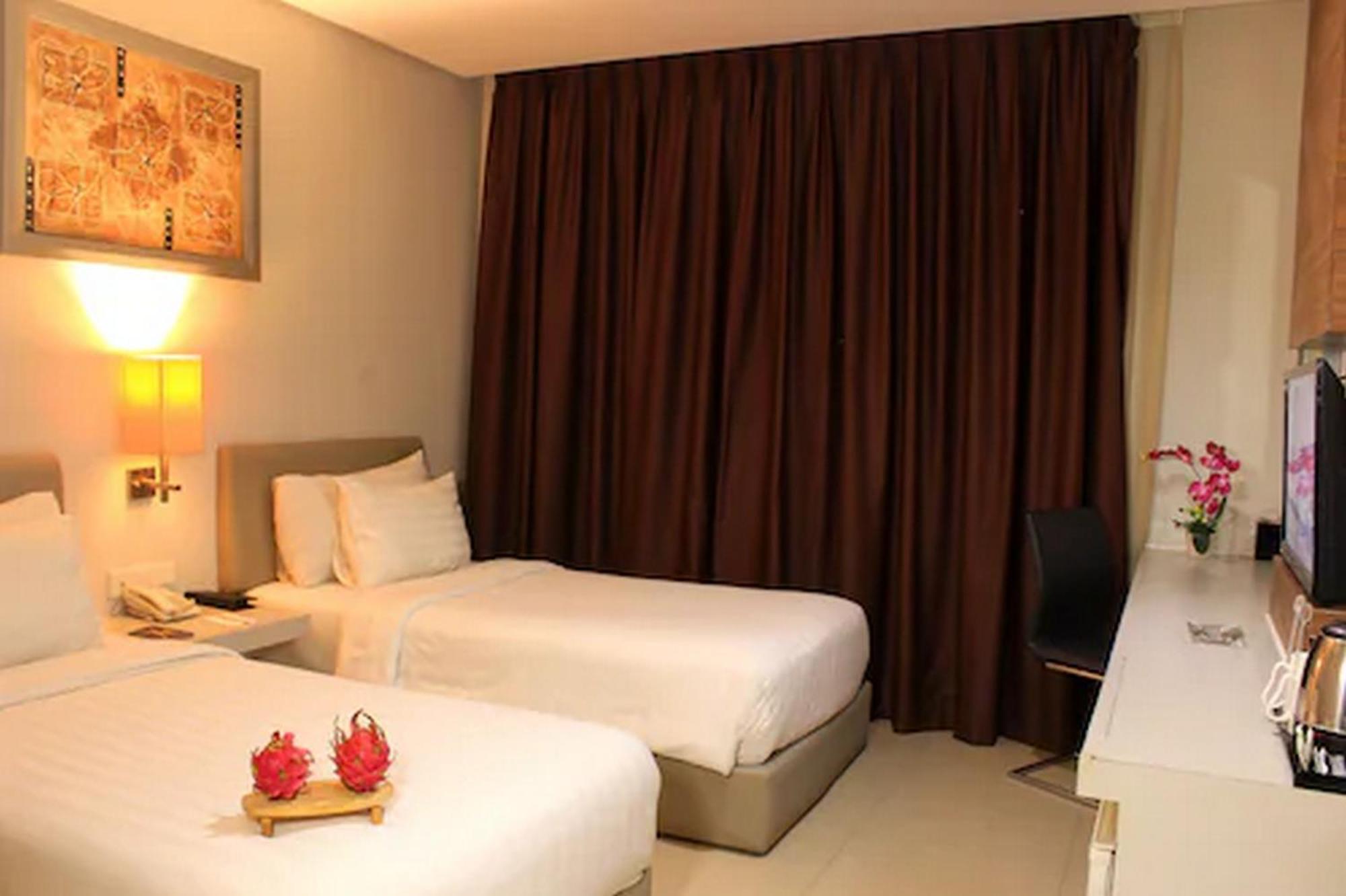 Hotel Swiss-Belexpress Jayapura Exterior foto